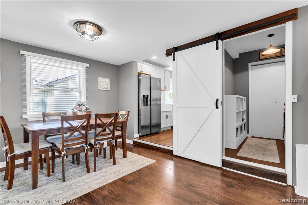 355 Rivard Boulevard Waterford, MI 48327 - Photo 13 of 43