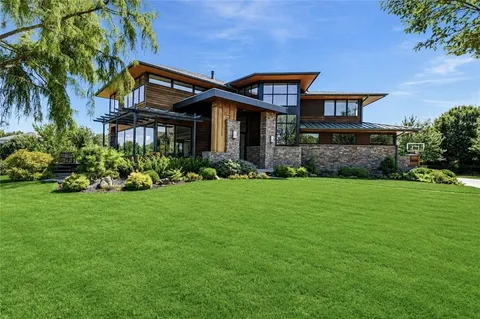 $1,500,000 | 15201 Bond Street, Overland Park, KS 66221