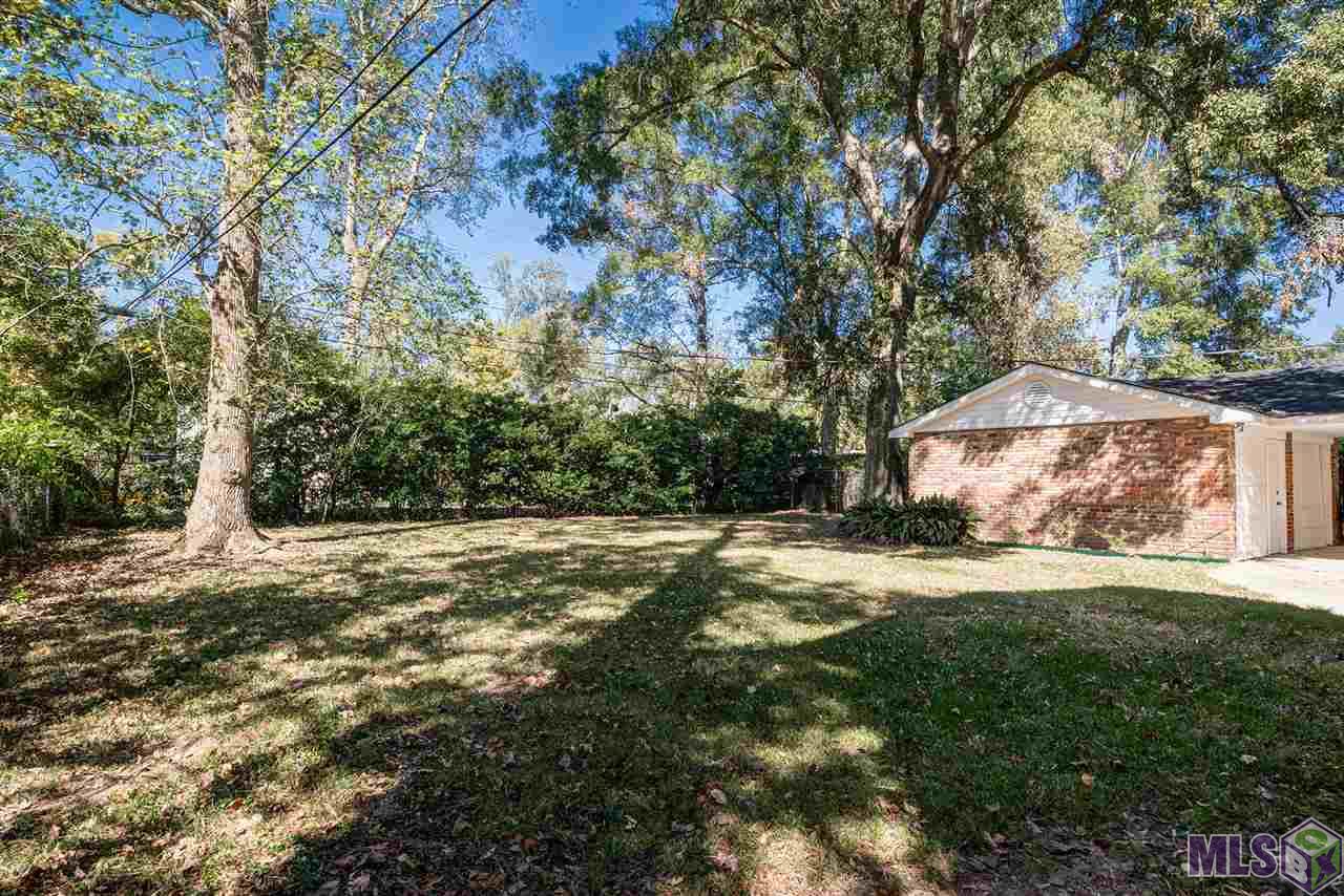 364 Wilton Drive Baton Rouge, LA 70815 - Photo 4 of 16 BACKYARD