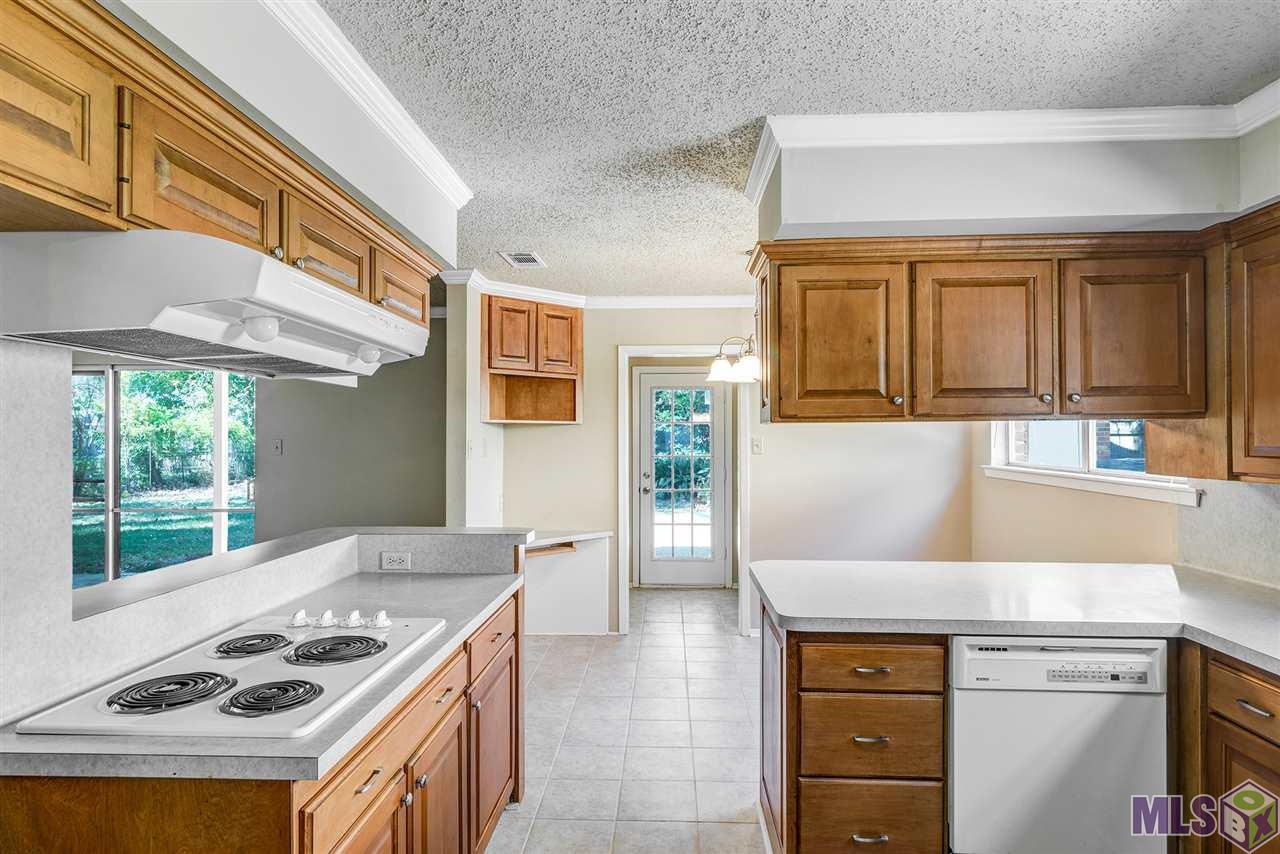 364 Wilton Drive Baton Rouge, LA 70815 - Photo 5 of 16 KITCHEN