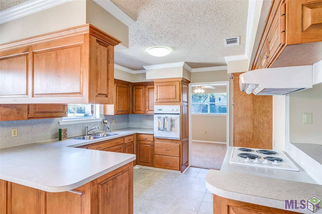 364 Wilton Drive Baton Rouge, LA 70815 - Photo 6 of 16 KITCHEN