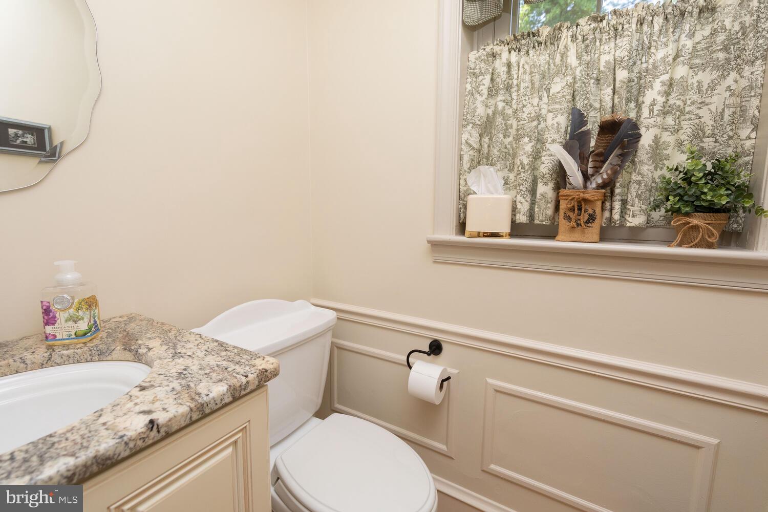 118 Holmecrest Road Jenkintown, PA 19046 - Photo 14 of 37 First Floor Powder Room