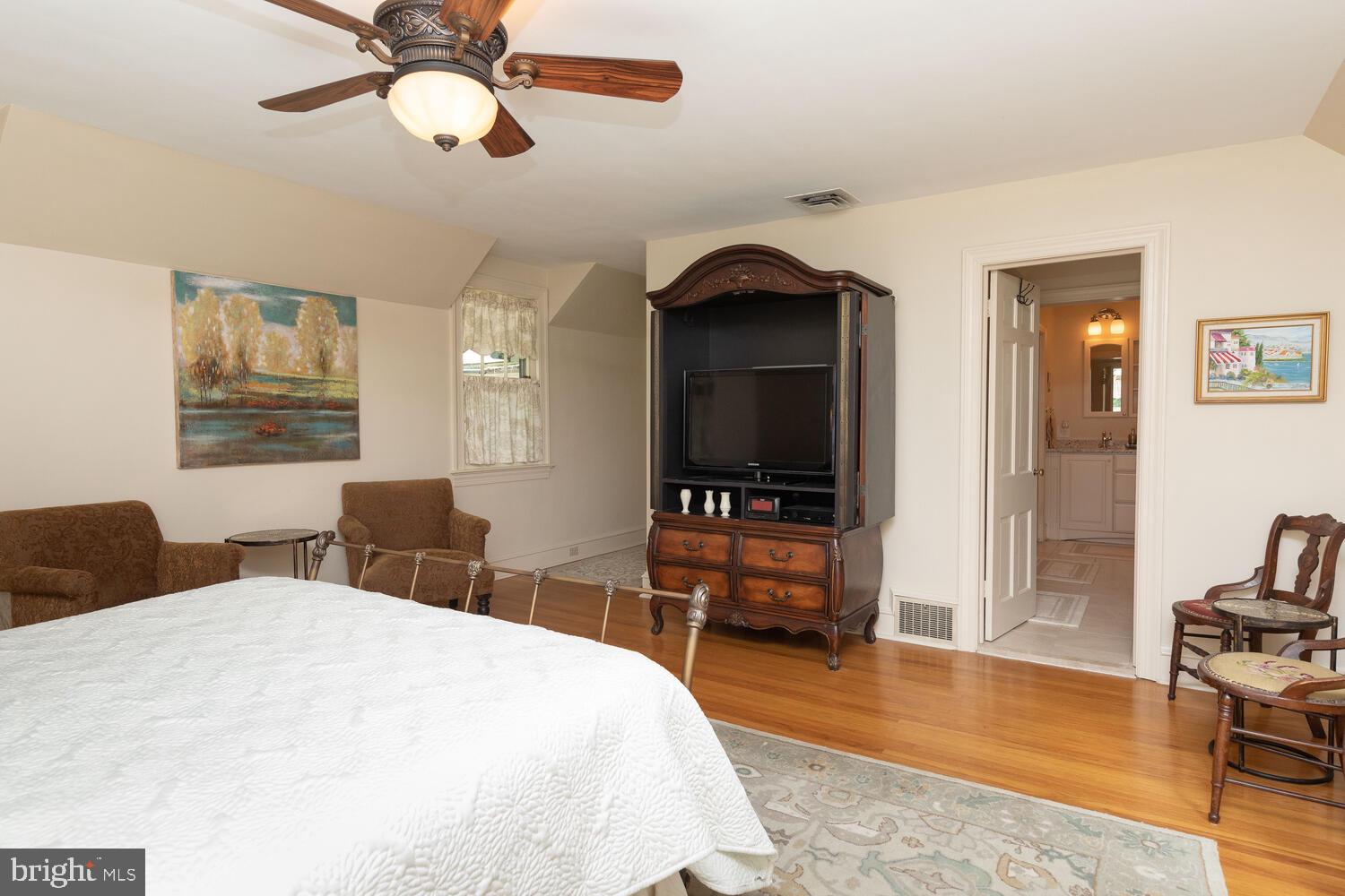 118 Holmecrest Road Jenkintown, PA 19046 - Photo 22 of 37 Primary Bedroom