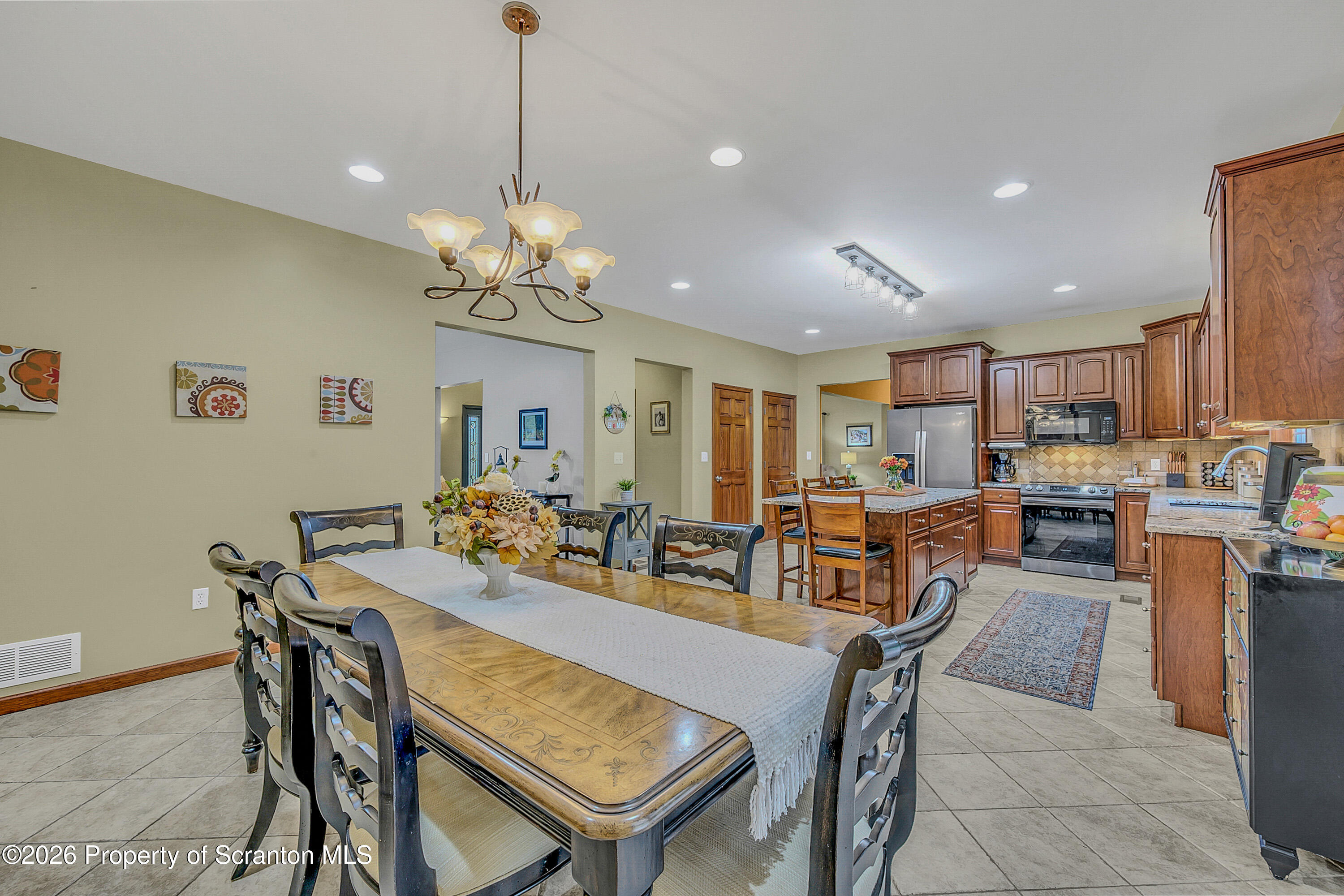 618 Goldbutton Street Archbald, PA 18403 - Photo 16 of 73 Kitchen