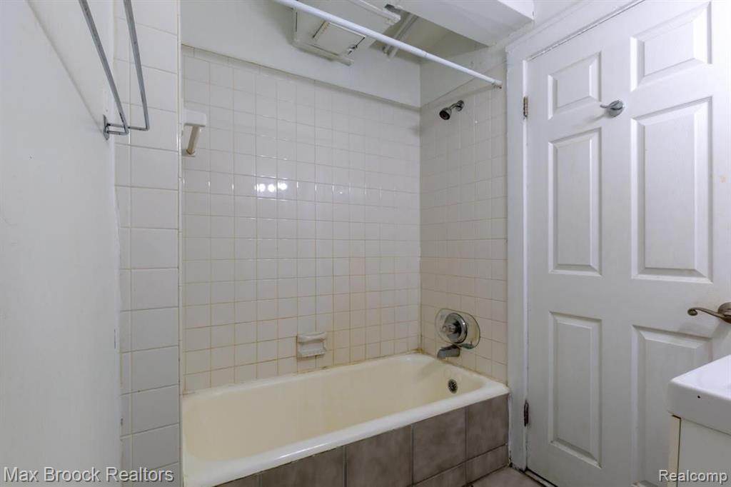 240 West Nine Mile Road, Unit 2 Ferndale, MI 48220 - Photo 14 of 18