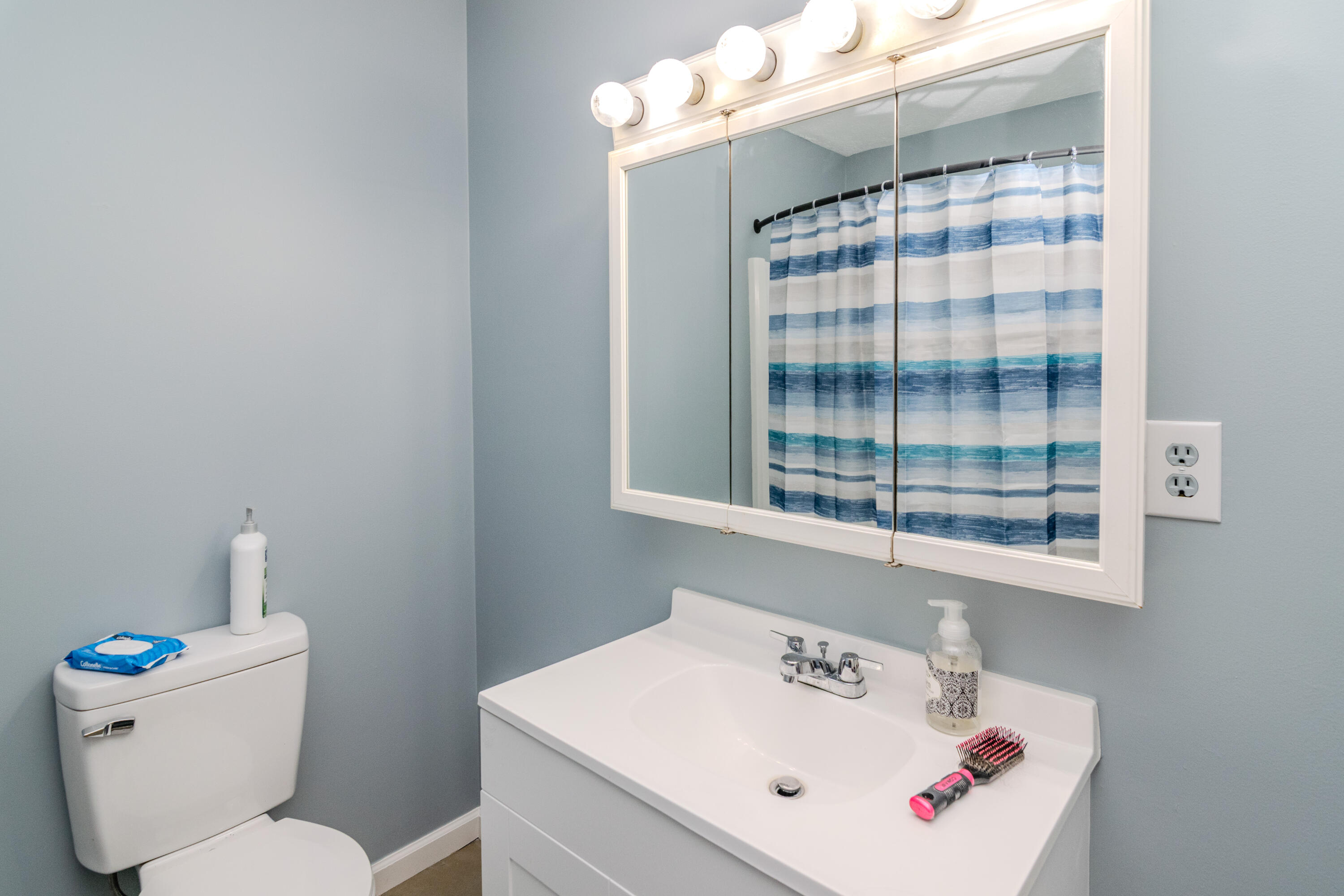 217 Locust Grove Road Winchester, KY 40391 - Photo 29 of 48 Bathroom 2