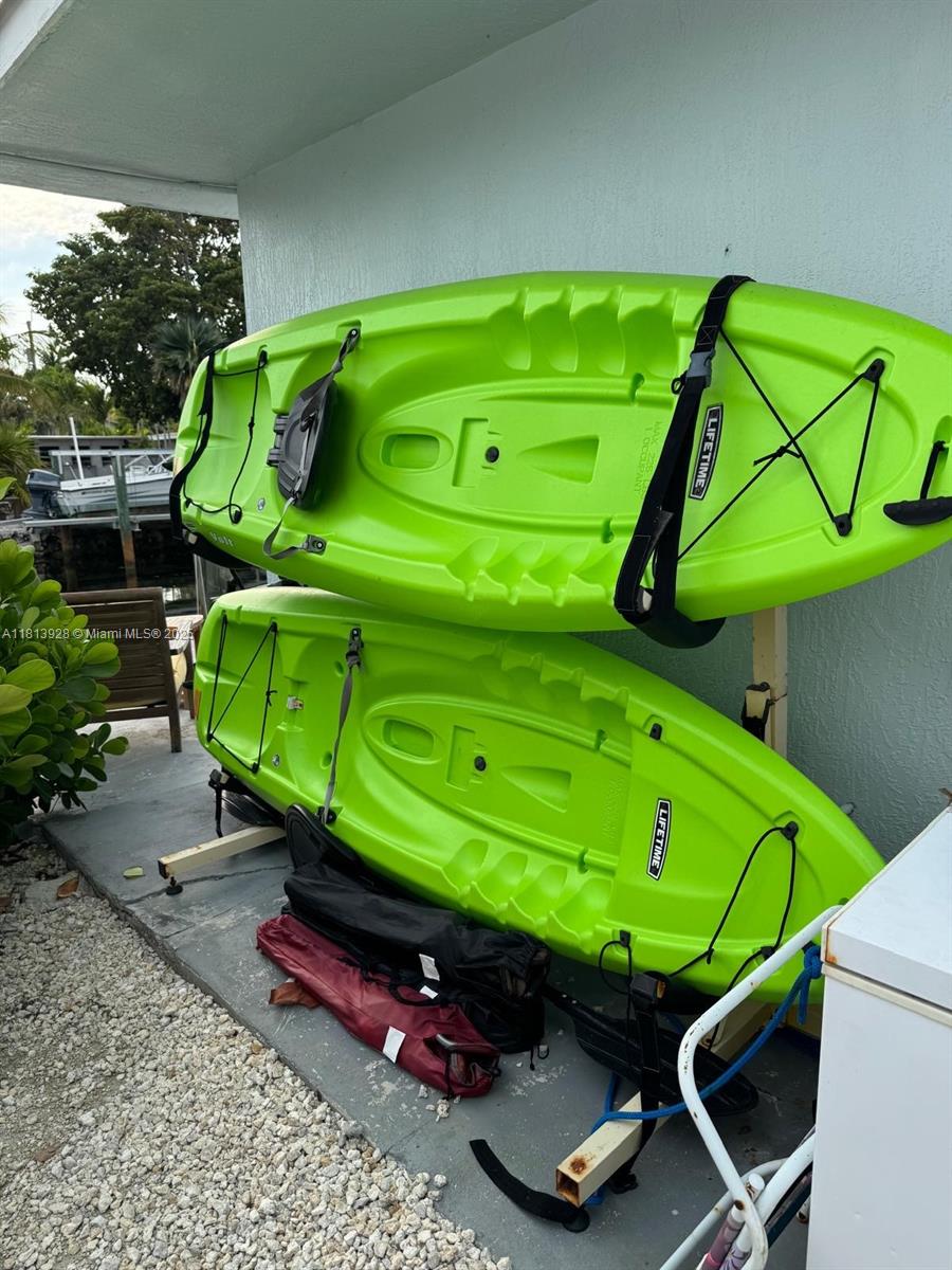 1301 Grouper Drive, Unit B Marathon, FL 33050 - Photo 37 of 39 a green room with musical instruments