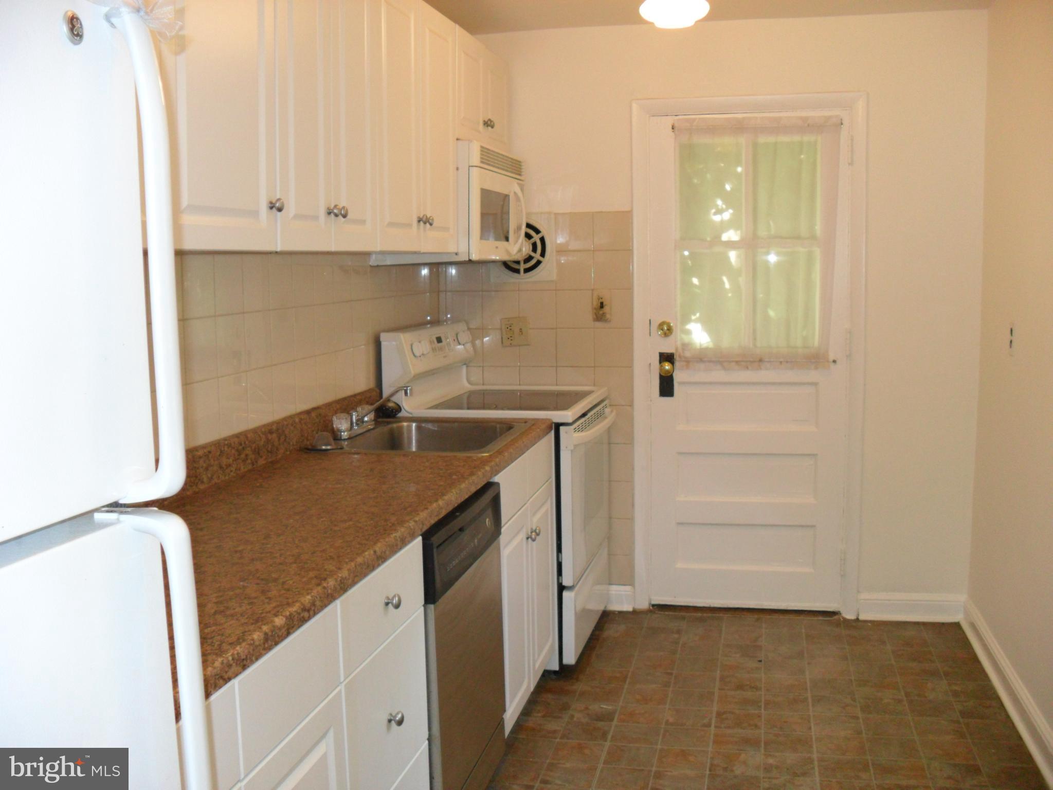 43 Ann Road Broomall, PA 19008 - Photo 12 of 23 Kitchen