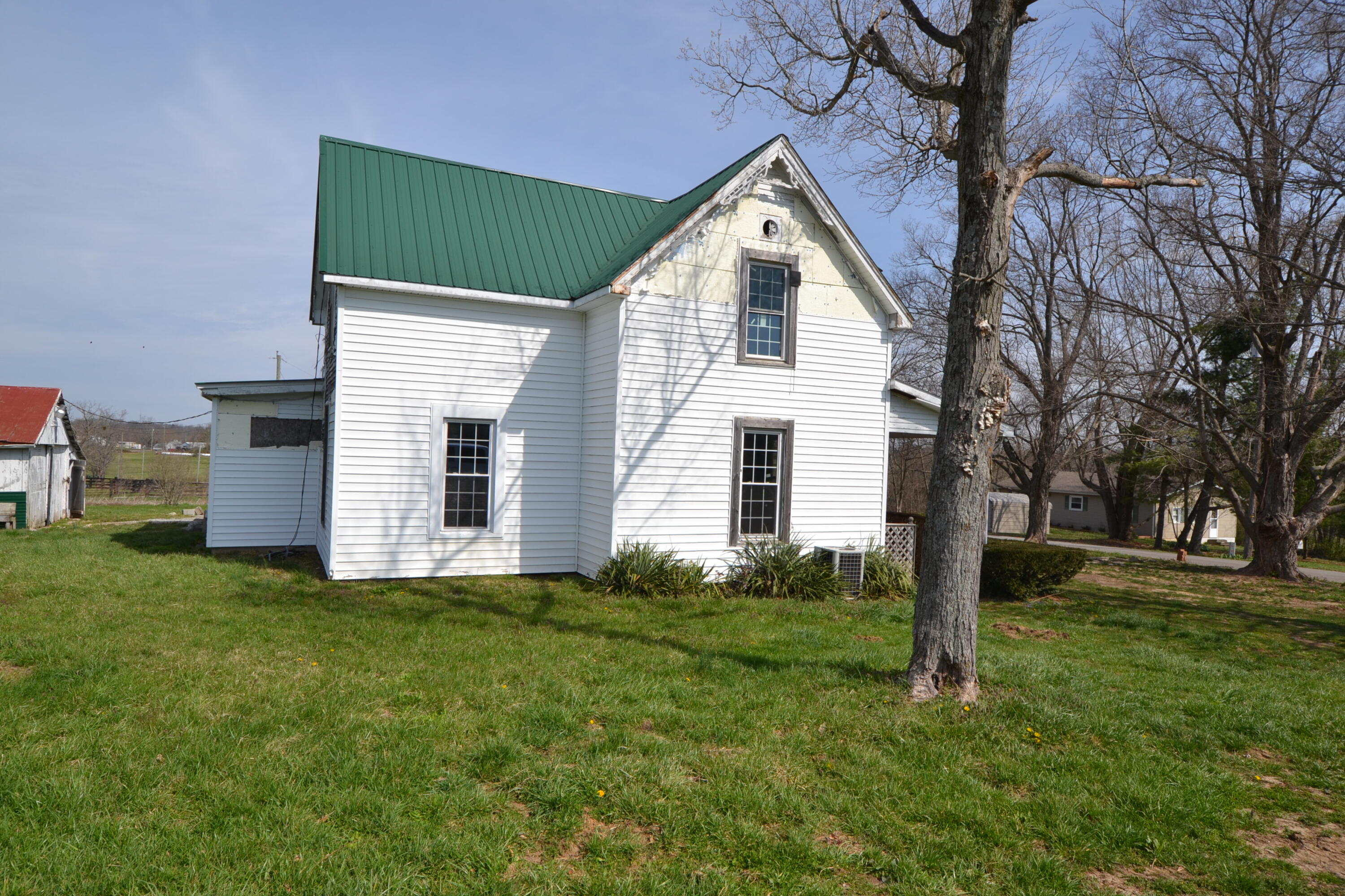 138 Bondville Road Salvisa, KY 40372 - Photo 5 of 26 DSC_0039