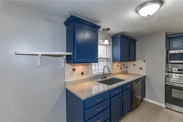 $395,000 | 7401 Nall Avenue, Prairie Village, KS 66208