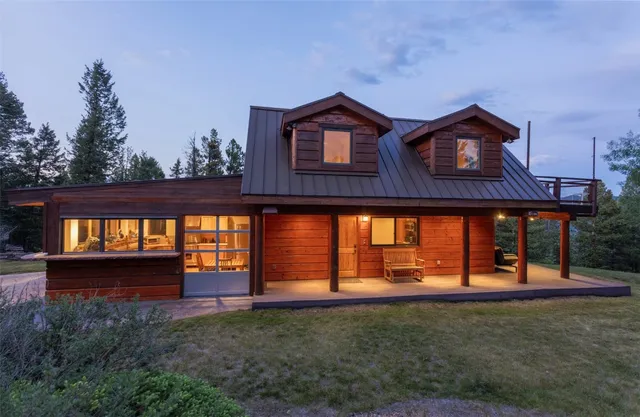 a front view of house with yard