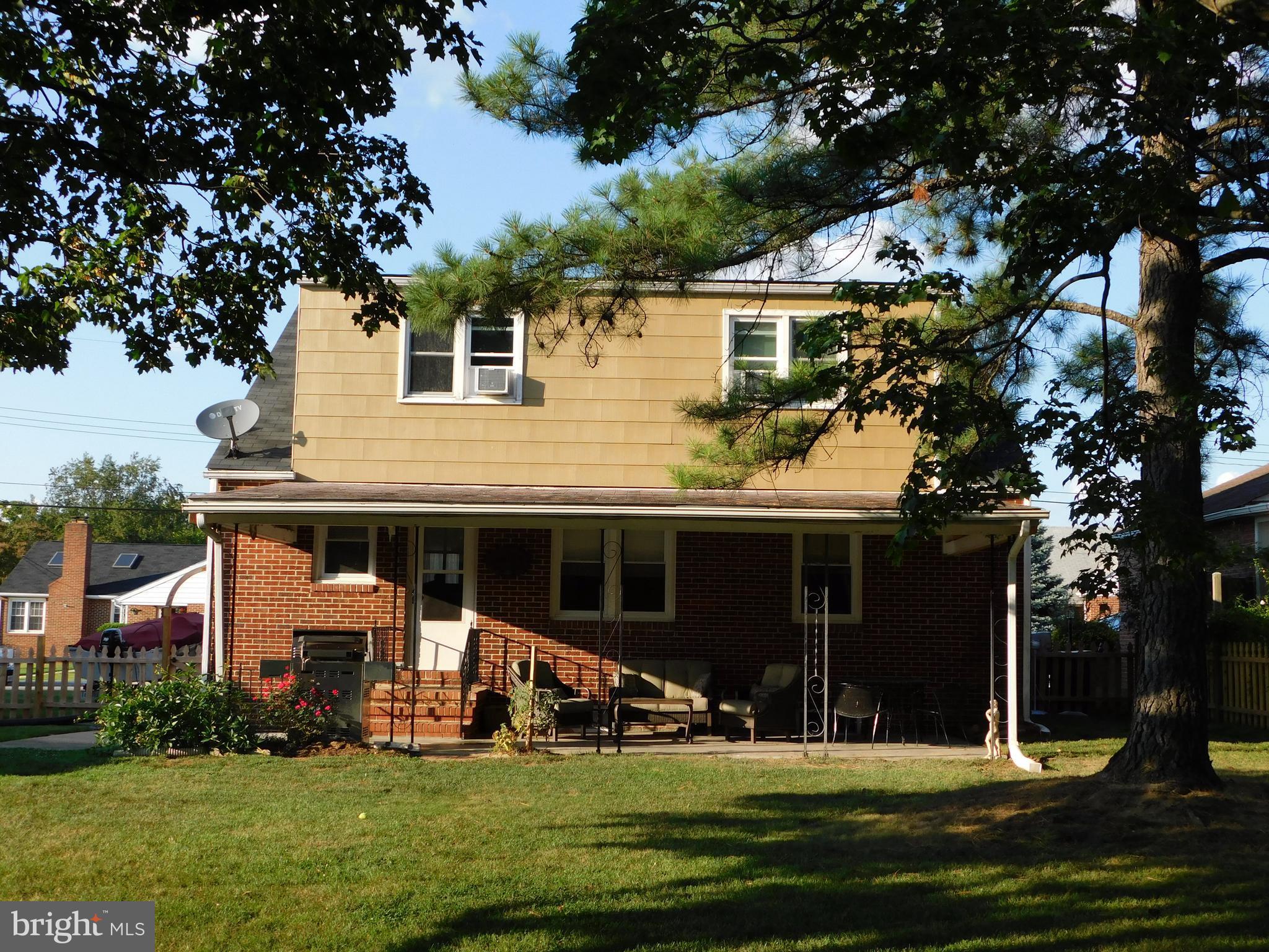 Exterior (Rear)