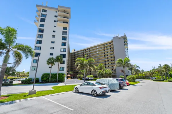 $2,700 | 801 South Ocean Drive, Unit 503, Fort Pierce, FL 34949