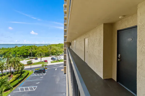 $2,700 | 801 South Ocean Drive, Unit 503, Fort Pierce, FL 34949