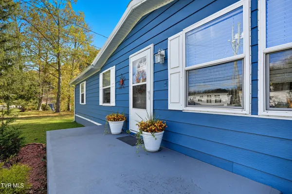 $208,000 | 110 Little League Road Northeast, Coeburn, VA 24230
