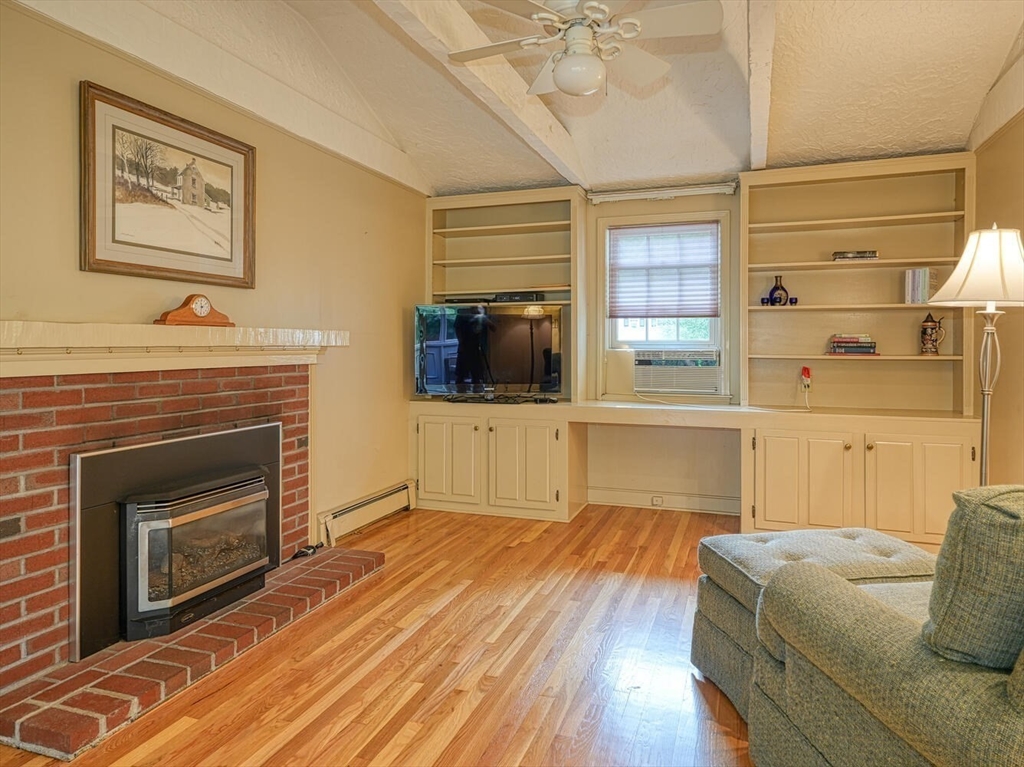 77 Colonial Road Medfield, MA 02052 - Photo 13 of 38 Gallery Image 13