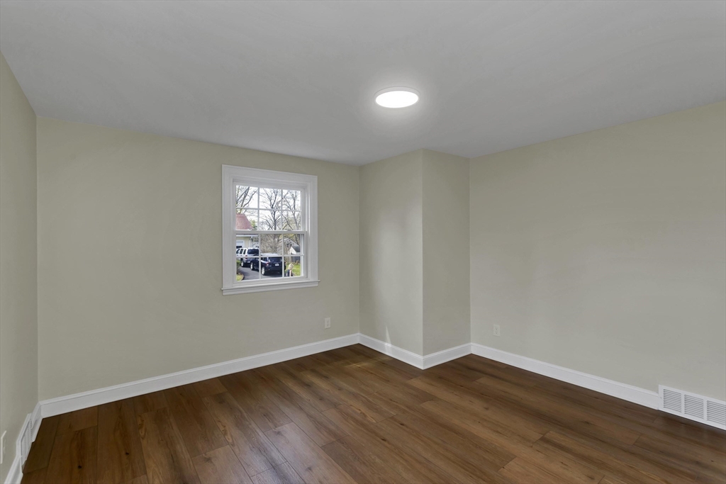 93 Cooper Street Springfield, MA 01108 - Photo 13 of 26