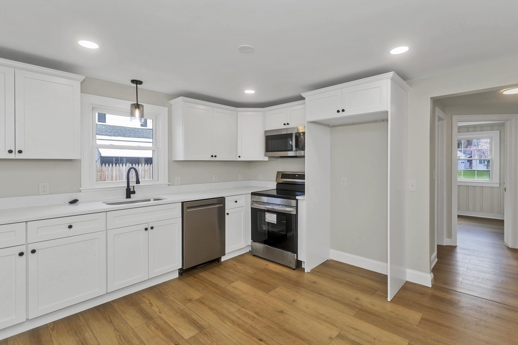 93 Cooper Street Springfield, MA 01108 - Photo 5 of 26