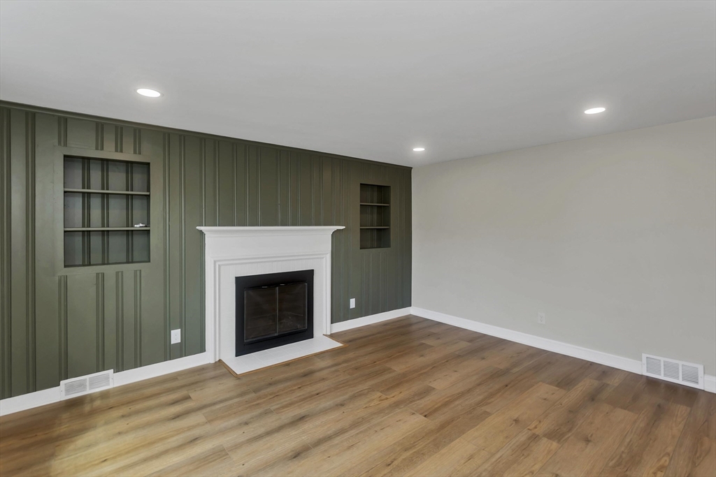 93 Cooper Street Springfield, MA 01108 - Photo 6 of 26