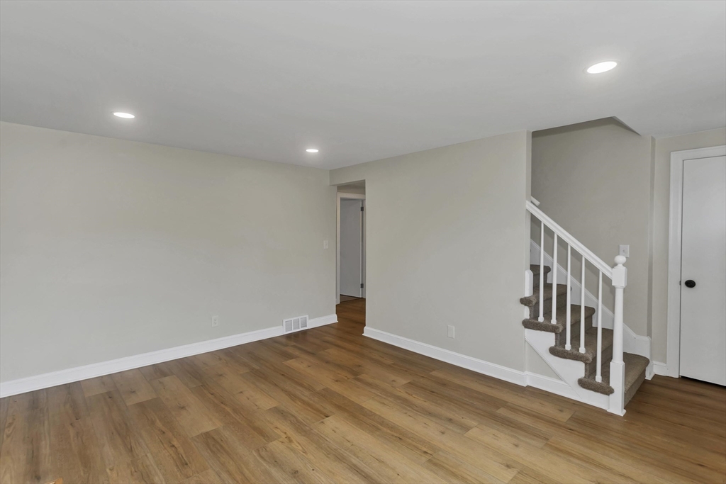 93 Cooper Street Springfield, MA 01108 - Photo 8 of 26