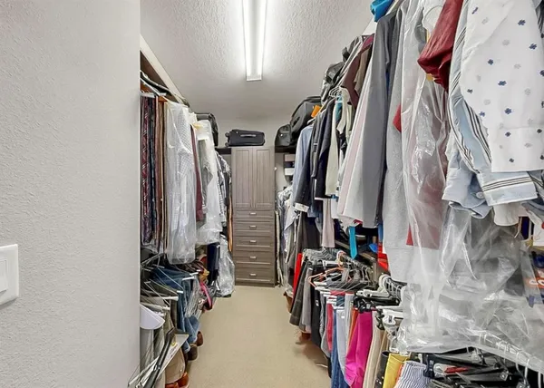 $639,000 | 14110 Barrington Stowers Drive, Lithia, FL 33547