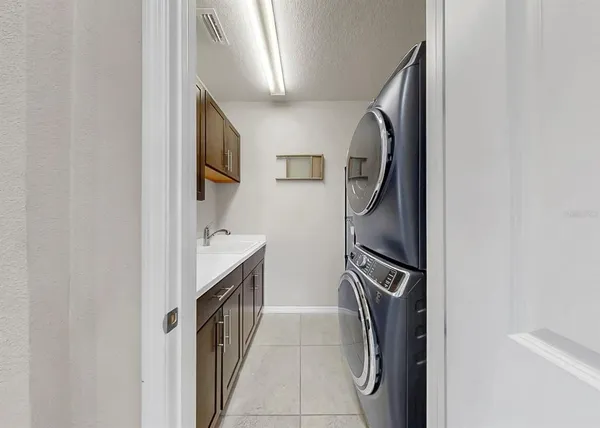 $639,000 | 14110 Barrington Stowers Drive, Lithia, FL 33547