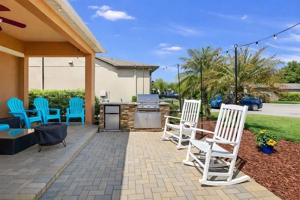 $639,000 | 14110 Barrington Stowers Drive, Lithia, FL 33547