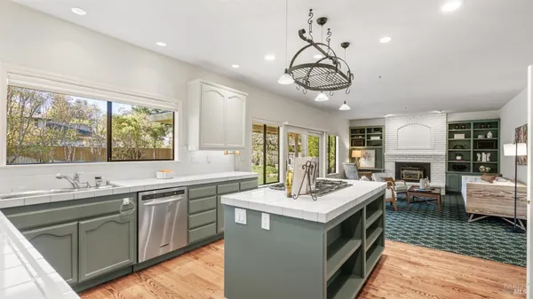 $2,349,000 | 11 Saddlebrook Court, Novato, CA 94947