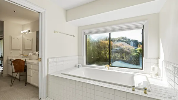 $2,349,000 | 11 Saddlebrook Court, Novato, CA 94947