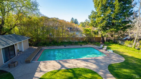 $2,349,000 | 11 Saddlebrook Court, Novato, CA 94947