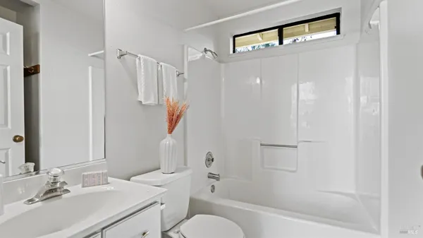 $2,349,000 | 11 Saddlebrook Court, Novato, CA 94947