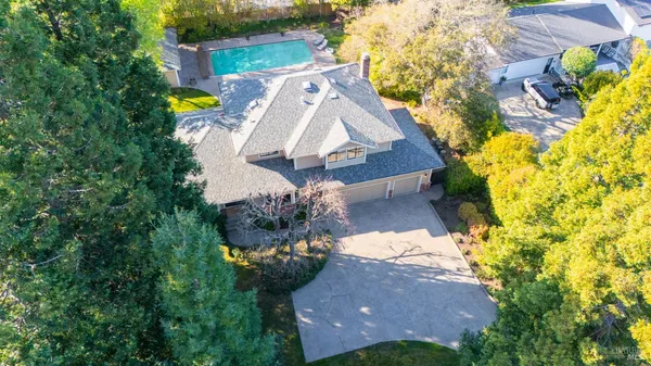 $2,349,000 | 11 Saddlebrook Court, Novato, CA 94947