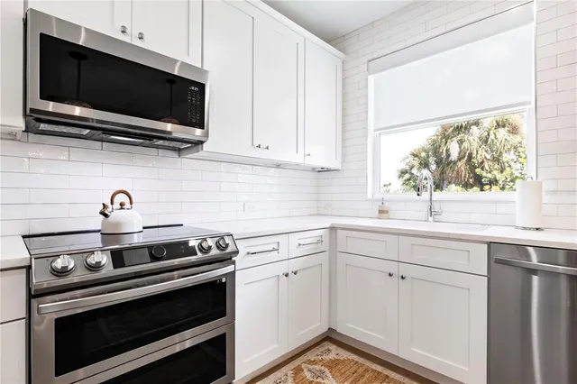 $899,000 | 950 West Olympia Avenue, Punta Gorda, FL 33950