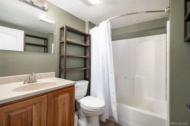 $1,095,000 | 2749 Pemberly Avenue, Highlands Ranch, CO 80126