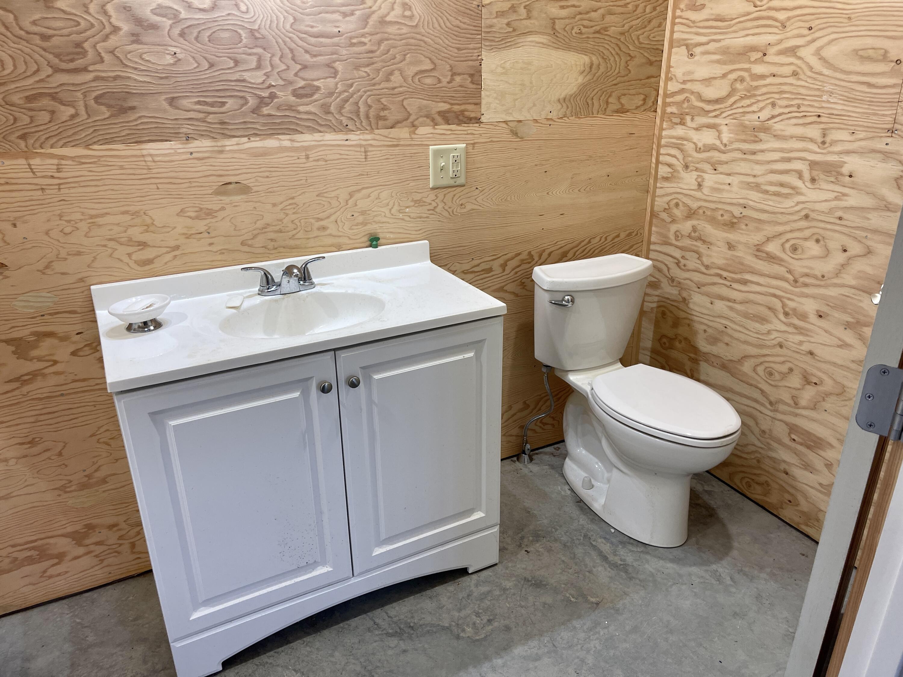 M10-l21 Shore Road Perry, ME 04667 - Photo 32 of 62 Full bath