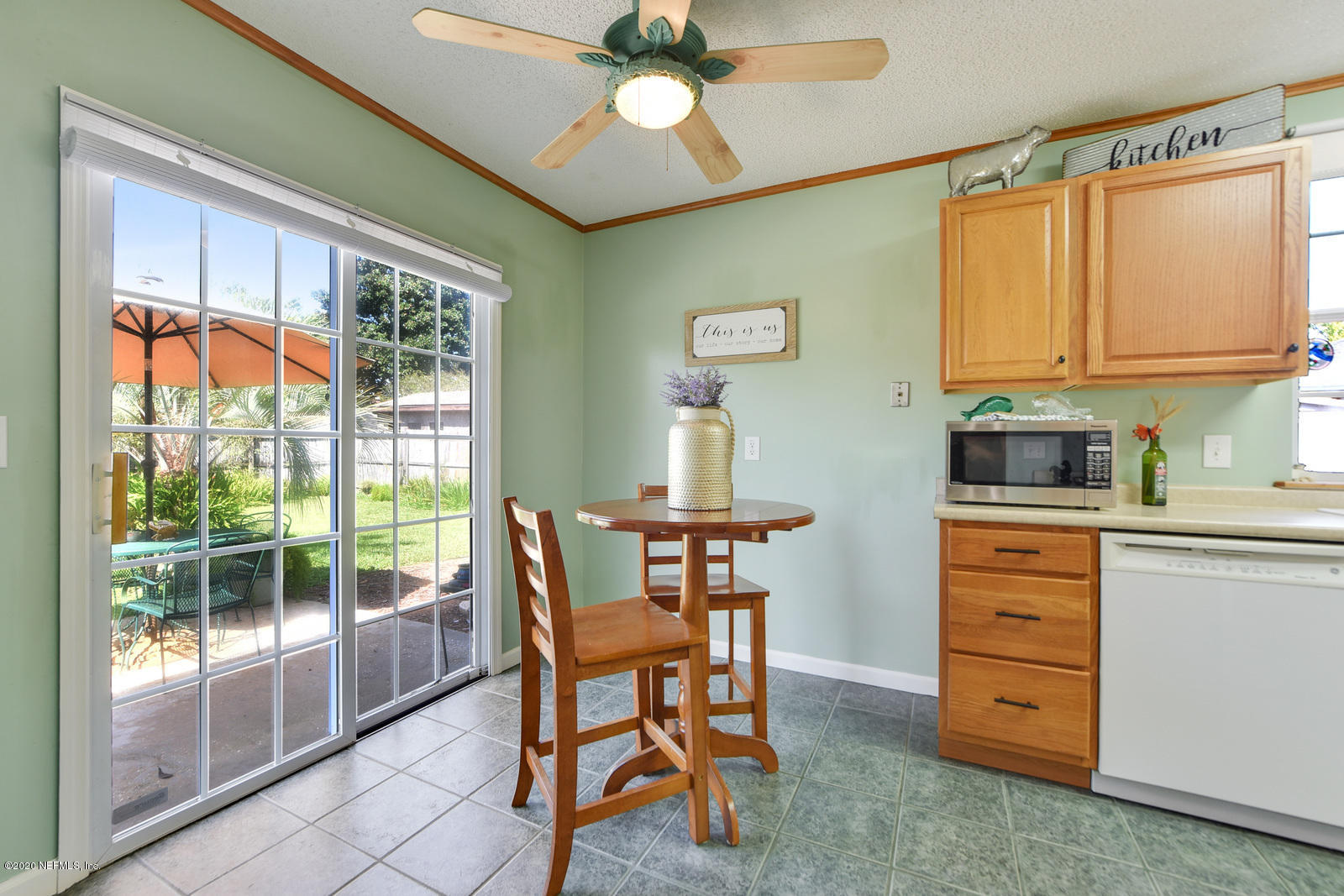 2530 Summer Tree Road East Jacksonville, FL 32246 - Photo 10 of 28 a view of a dining room and a window