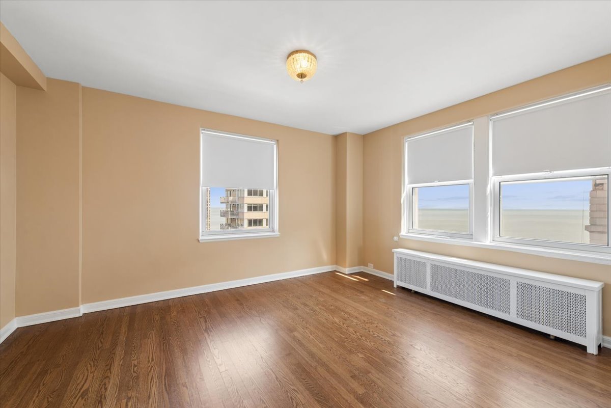 5555 North Sheridan Road, Unit 1811 Chicago, IL 60640 - Photo 12 of 25