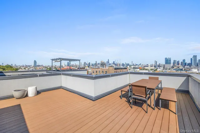 $1,050,000 | 282 Nassau Avenue, Unit 3A | Greenpoint