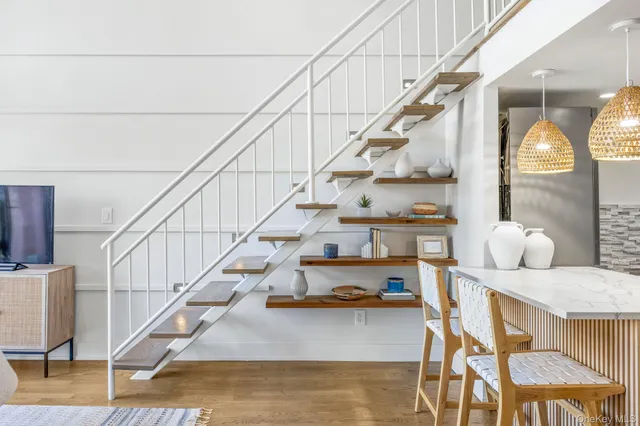 $1,050,000 | 282 Nassau Avenue, Unit 3A | Greenpoint