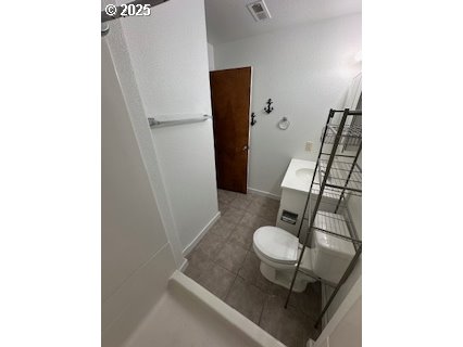 61476 Dee Cox Road Heppner, OR 97836 - Photo 16 of 43 a bathroom with a sink and mirror