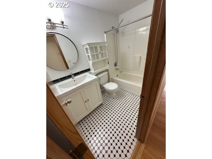 61476 Dee Cox Road Heppner, OR 97836 - Photo 32 of 43 a bathroom with a sink toilet and shower