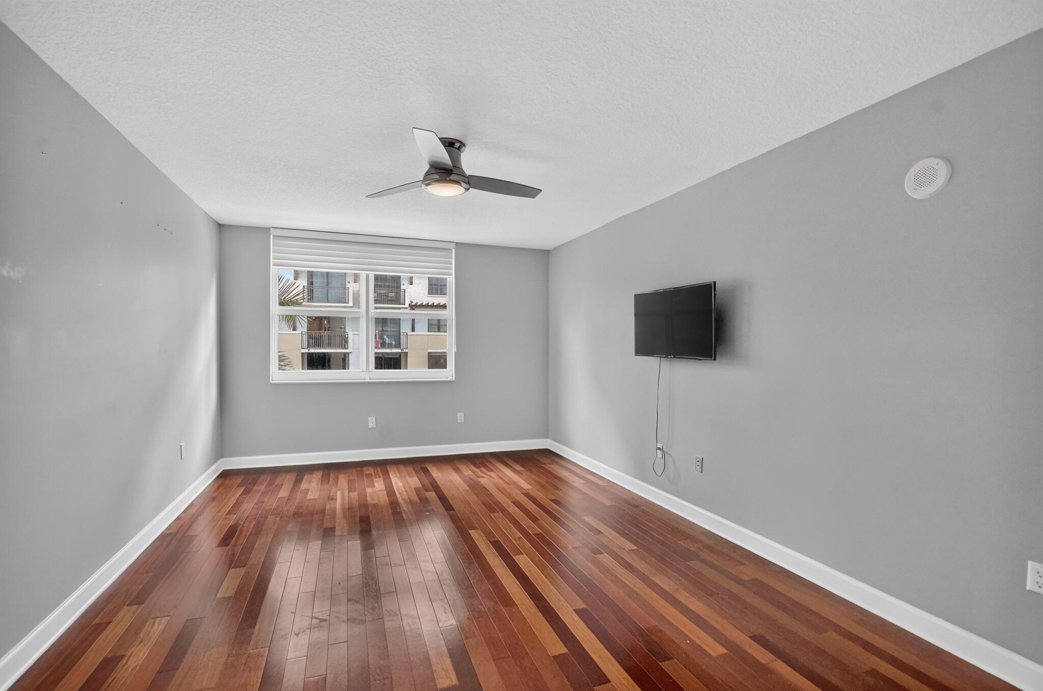 99 Southeast Mizner Boulevard, Unit 435 Boca Raton, FL 33432 - Photo 15 of 45 17-web-or-mls-DSC_1259