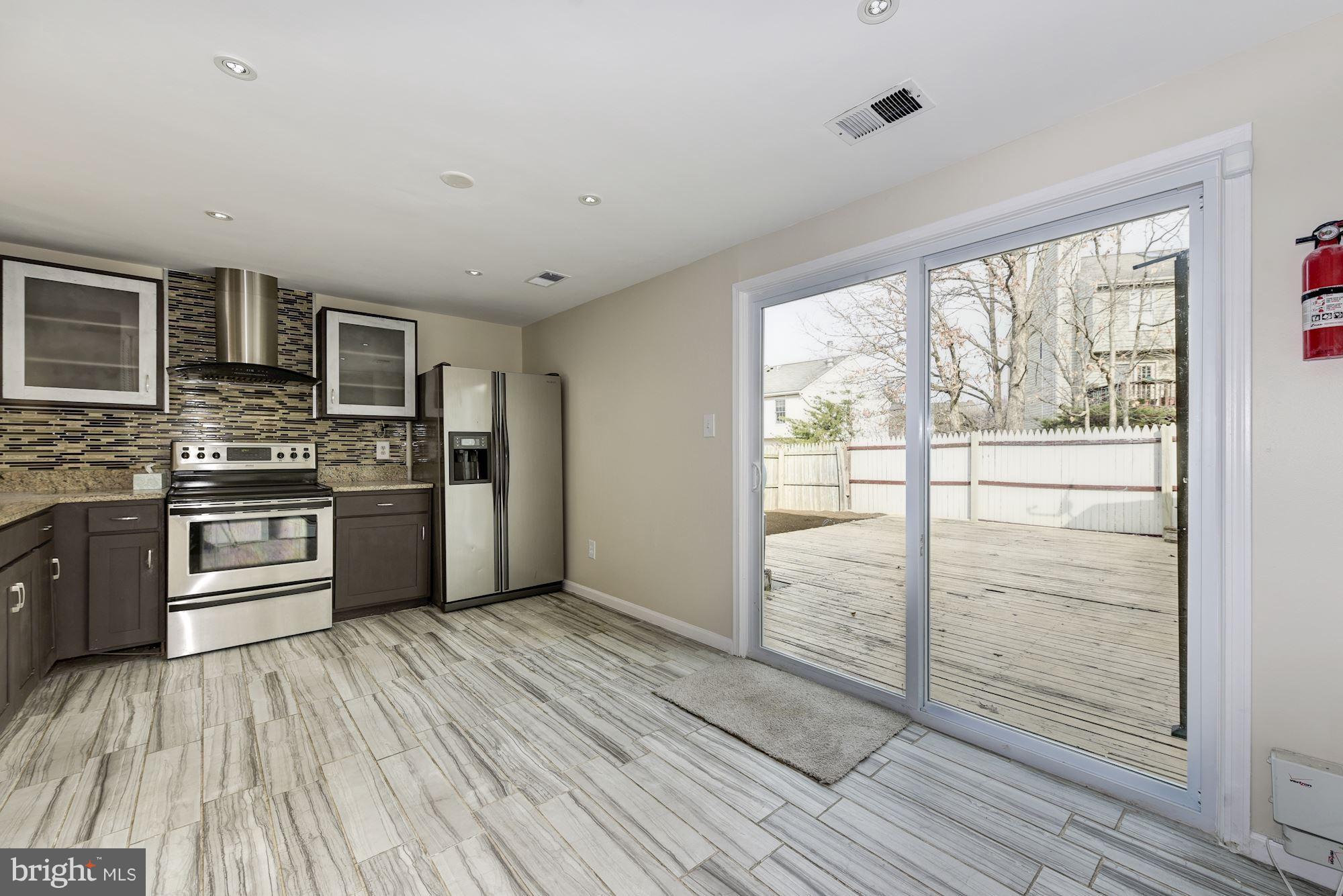 7464 Wounded Knee Road Lorton, VA 22079 - Photo 6 of 23 Kitchen