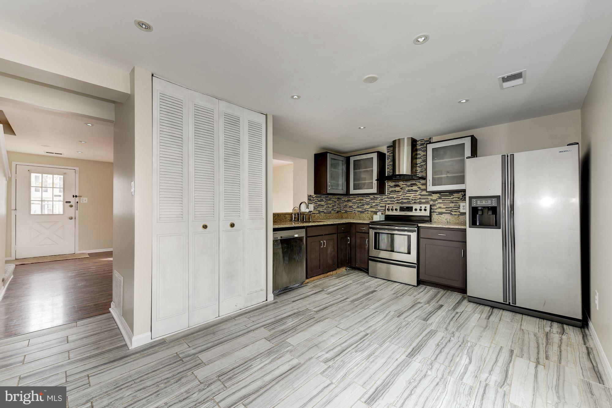 7464 Wounded Knee Road Lorton, VA 22079 - Photo 8 of 23 Kitchen