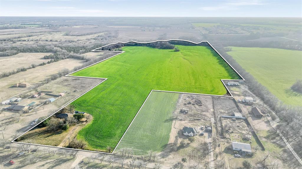 a view of an outdoor space