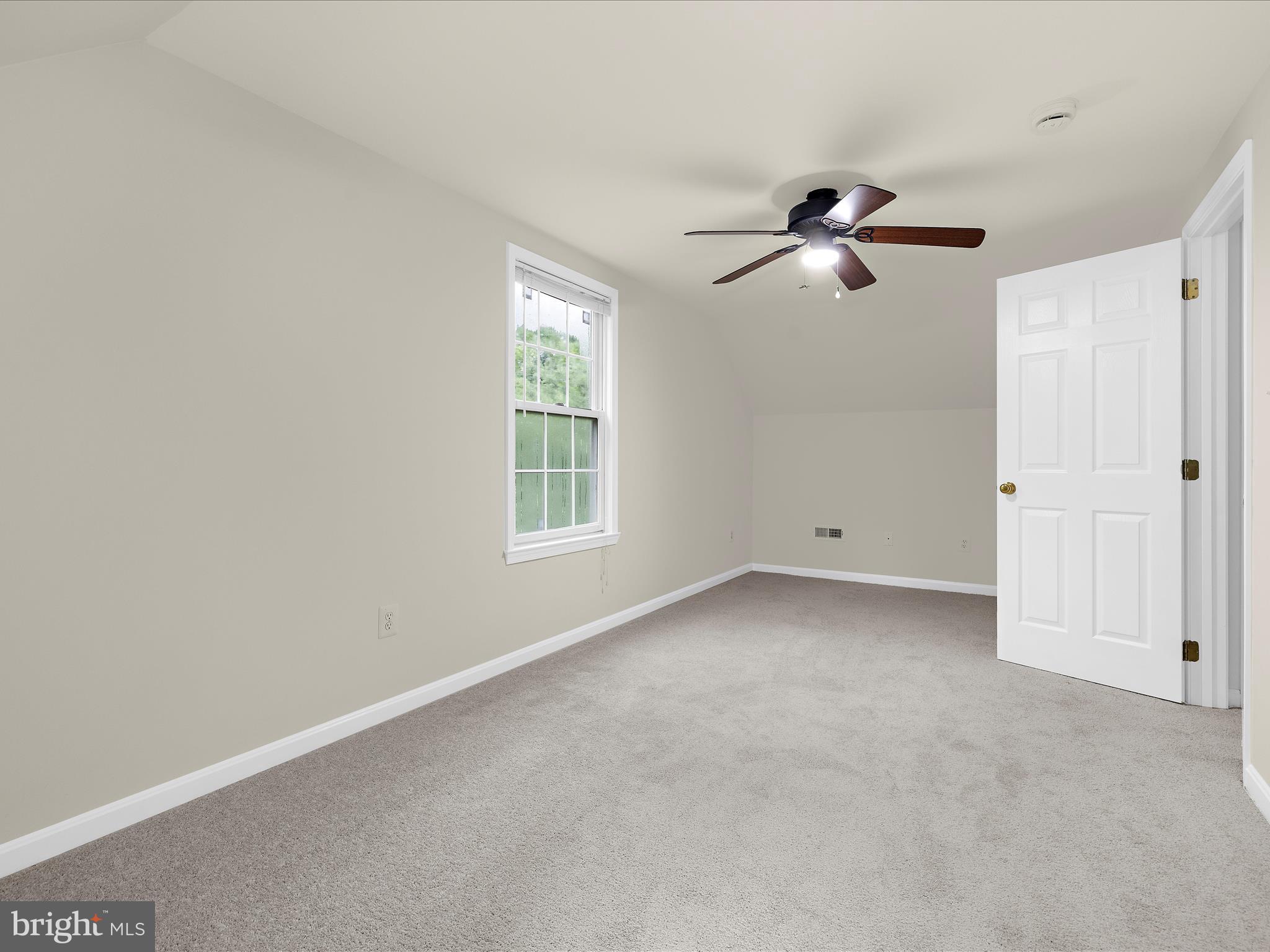 3618 Calvert Street Edgewater, MD 21037 - Photo 44 of 90 Generous sized 3rd floor bedroom