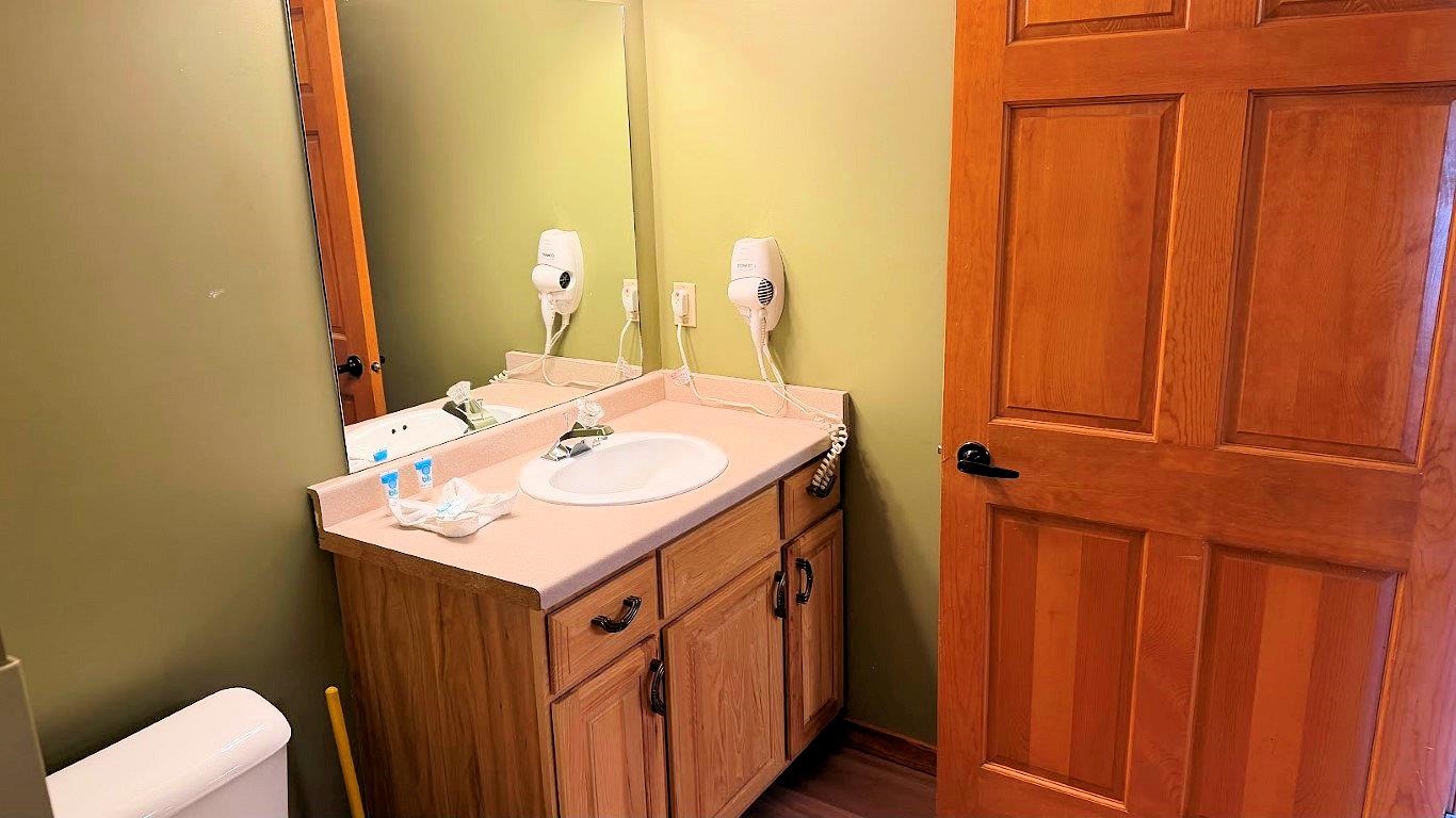 511 East Adams Street, Unit 101C Wisconsin Dells, WI 53965 - Photo 15 of 83