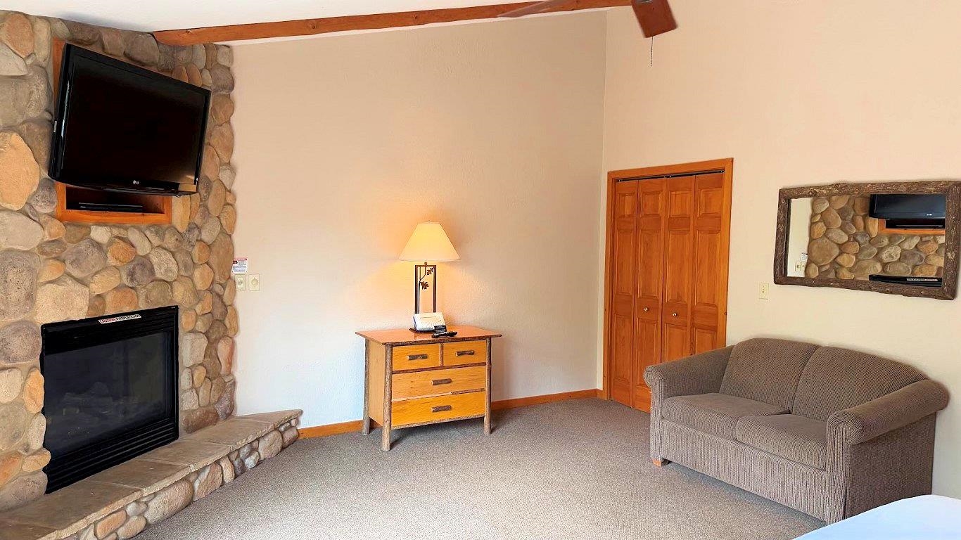 511 East Adams Street, Unit 101C Wisconsin Dells, WI 53965 - Photo 47 of 83