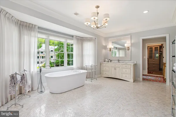 $5,500,000 | 6804 Benjamin Street, McLean, VA 22101