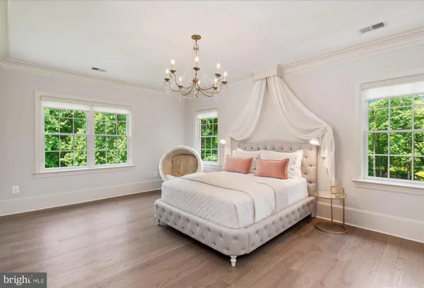 $5,500,000 | 6804 Benjamin Street, McLean, VA 22101